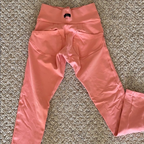 Acaiberry Brazilian push up butt - Picture 2 of 3